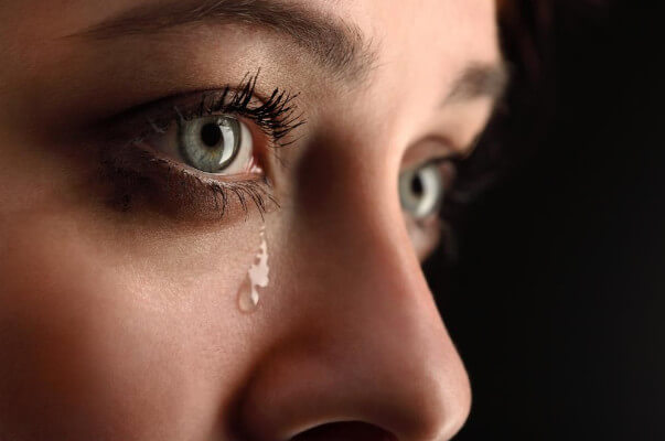 Crying Woman 01